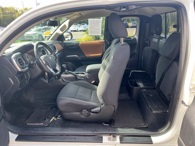 Used 2016 Toyota Tacoma SR5 AWD/4WD image 24