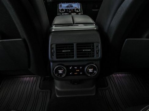 Used 2018 Land Rover Range Rover Velar R-Dynamic HSE AWD/4WD image 23
