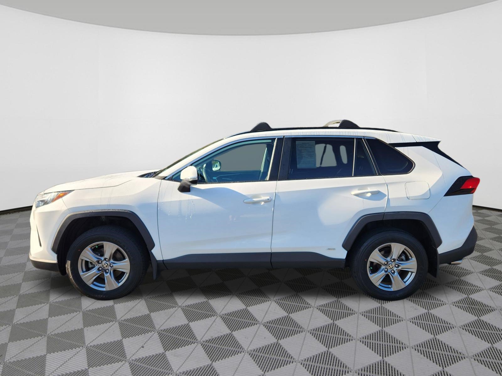 Used 2024 Toyota RAV4 XLE w/ Weather Package AWD/4WD image 5