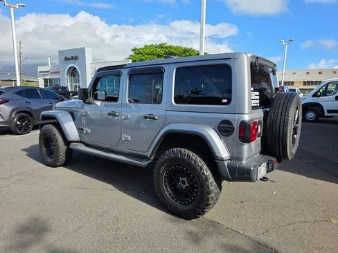 Used 2019 Jeep Wrangler Unlimited Sahara AWD/4WD image 5