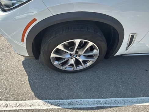Used 2022 BMW X5 xDrive40i w/ Premium Package AWD/4WD image 8