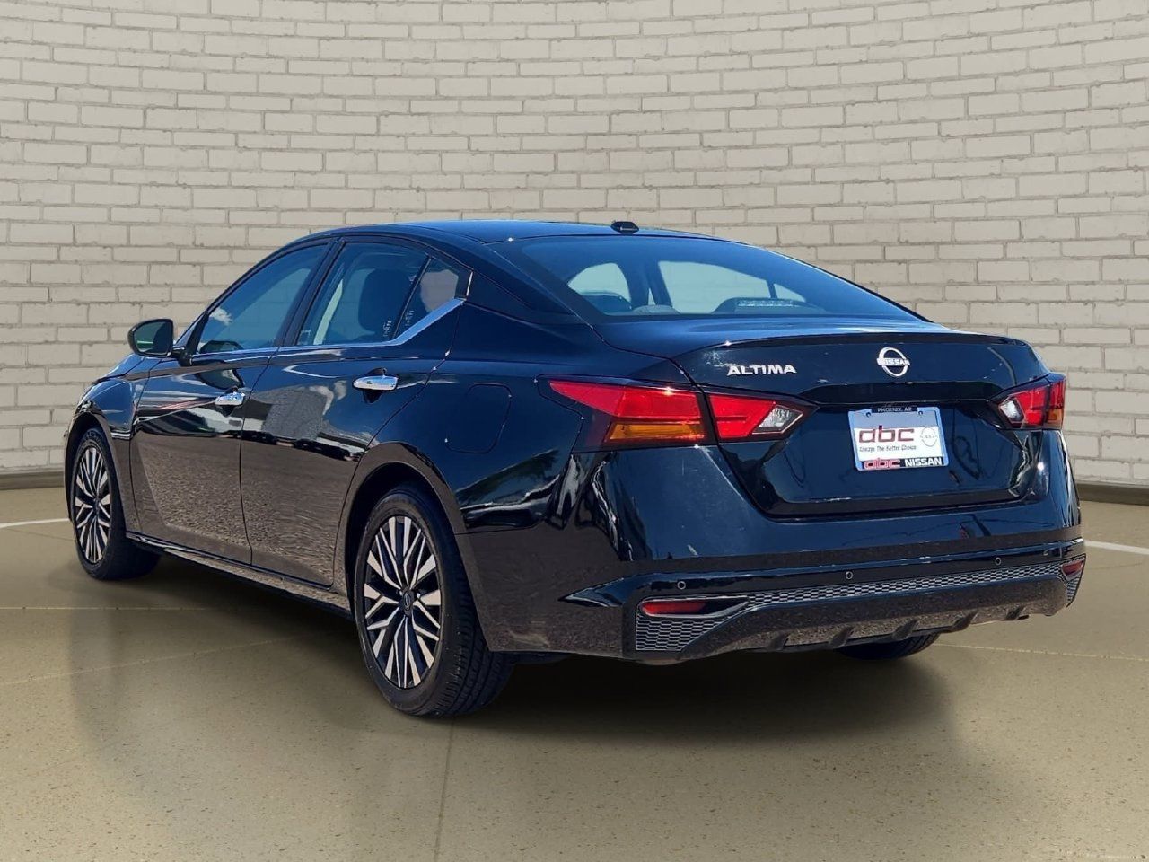 Used 2025 Nissan Altima 2.5 SV FWD image 7