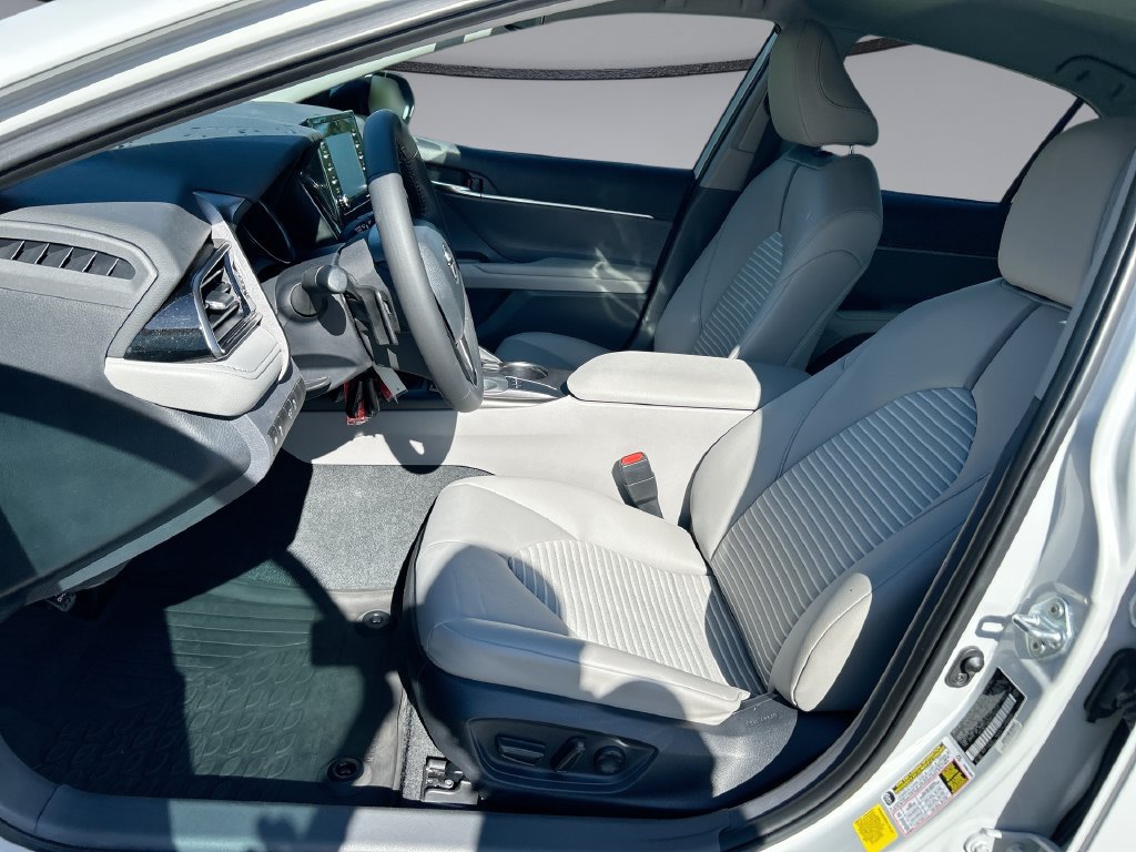 Used 2024 Toyota Camry SE FWD image 11
