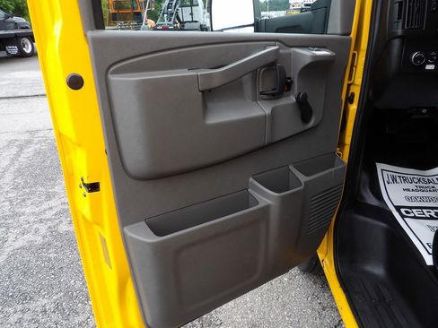 Used 2019 GMC Savana 3500 Extended w/ Driver Convenience Package image 14