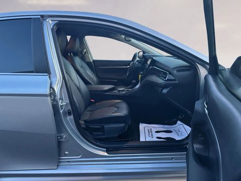 Used 2022 Toyota Camry SE FWD image 22