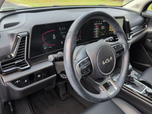 Used 2023 Kia Sportage EX image 13