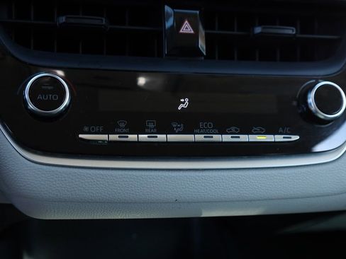 Used 2022 Toyota Corolla LE image 7