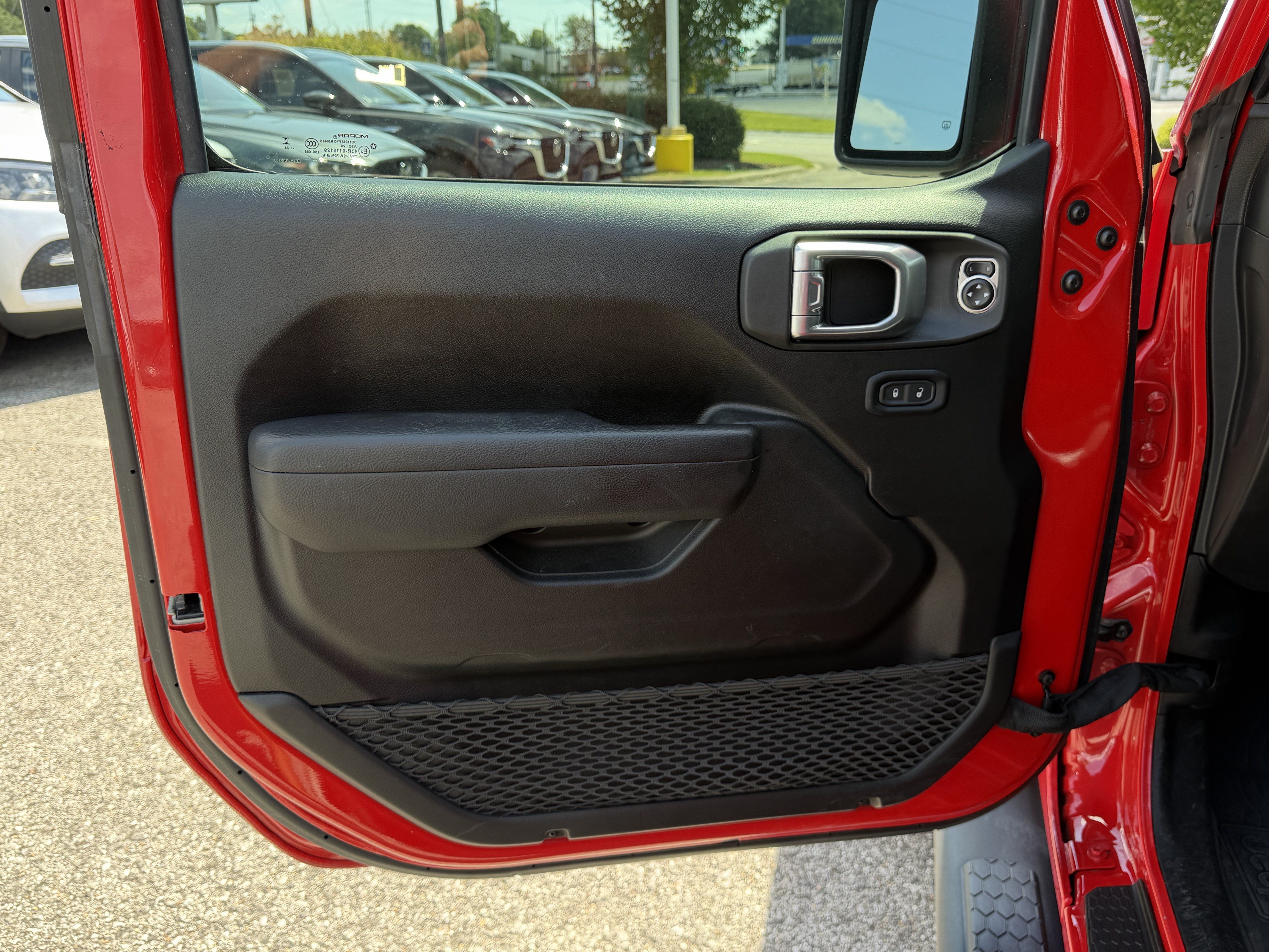 Used 2024 Jeep Wrangler Unlimited Sport AWD/4WD image 14