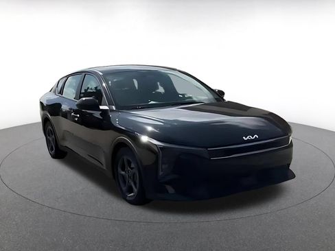 Used 2025 Kia K4 FWD image 3