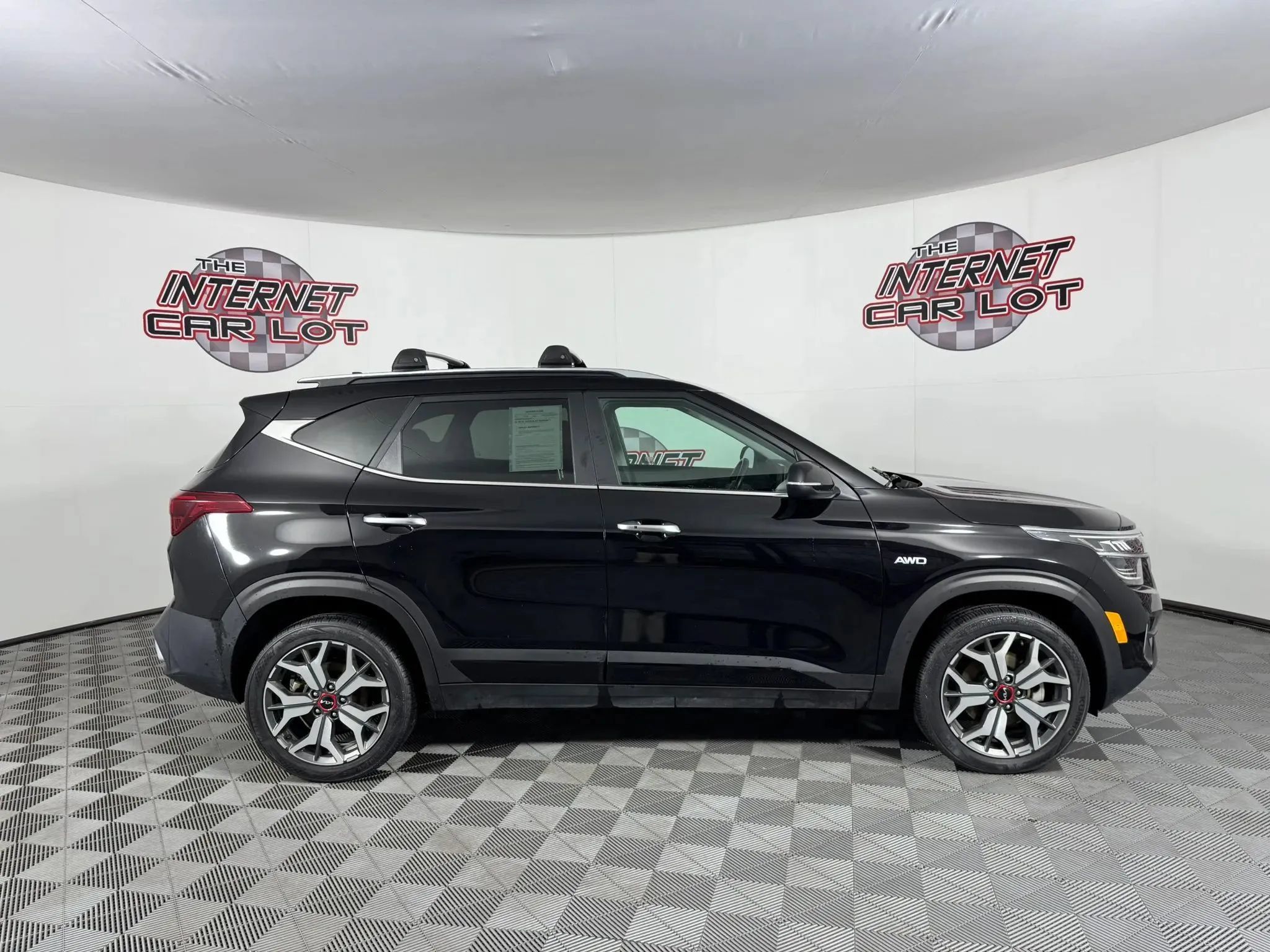 Used 2022 Kia Seltos SX w/ Sunroof Package AWD/4WD image 8