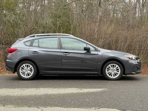 Used 2018 Subaru Impreza 2.0i Premium image 4