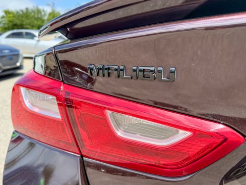Used 2020 Chevrolet Malibu RS FWD image 34