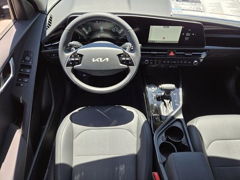New 2025 Kia Niro EX image 9