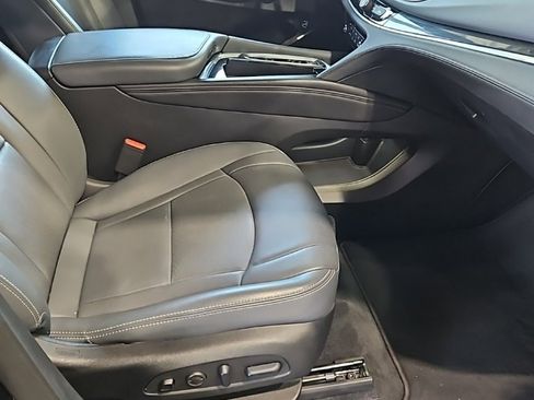 Used 2024 Buick Enclave Premium image 13