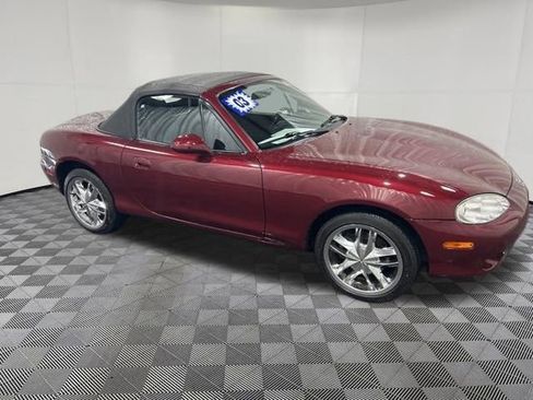 Used 2003 MAZDA MX-5 Miata image 2
