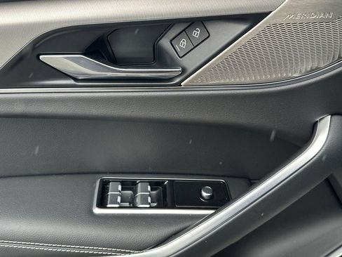 New 2025 Jaguar F-PACE R-Dynamic S AWD/4WD image 11