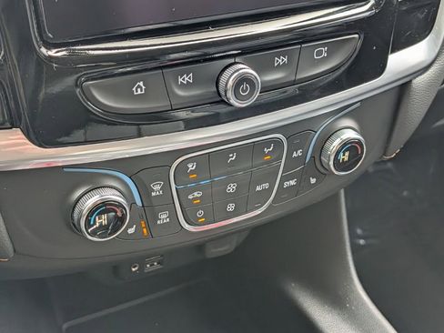 Used 2020 Chevrolet Traverse RS FWD image 26