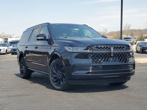 New 2026 Lincoln Navigator L Reserve AWD/4WD image 1
