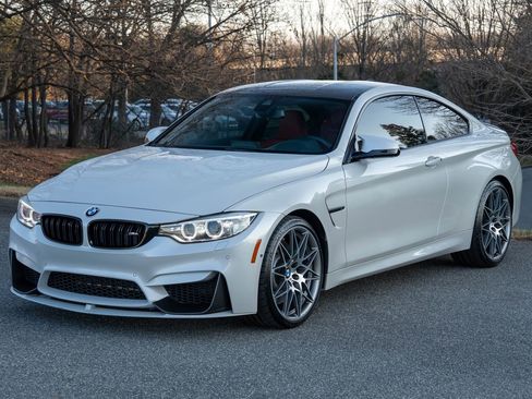 Used 2017 BMW M4 Coupe image 4