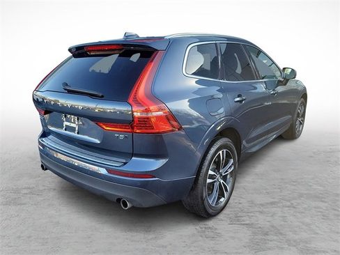 Used 2021 Volvo XC60 T5 Momentum w/ Advanced Package image 6