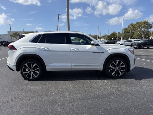 New 2026 Volkswagen Atlas Cross Sport SEL Premium R-Line image 2