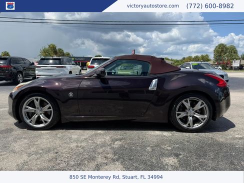 Used 2010 Nissan 370Z Touring w/ Sport Pkg RWD image 6