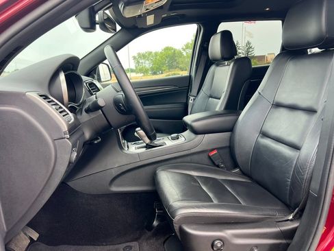 Used 2022 Jeep Grand Cherokee Limited w/ Tech Group AWD/4WD image 4