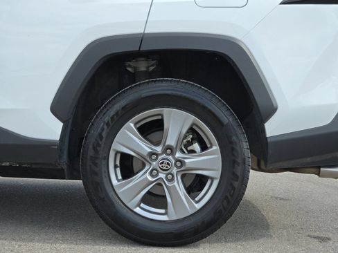 Used 2025 Toyota RAV4 XLE FWD image 24