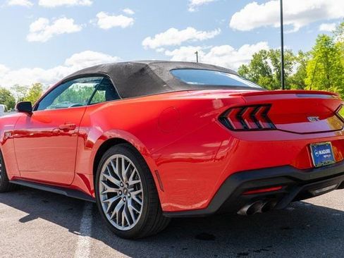 Used 2025 Ford Mustang GT Premium RWD image 9