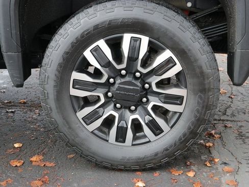 Used 2024 GMC Sierra 3500 Denali Ultimate image 8