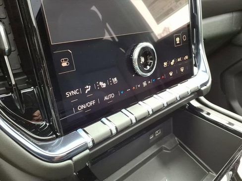 New 2026 GMC Yukon AT4 image 40