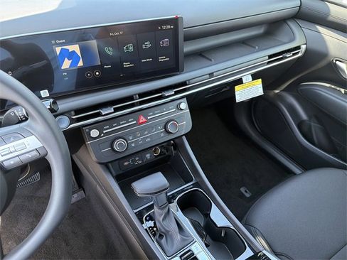 New 2026 Hyundai Tucson SE image 27