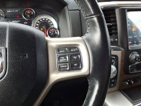 Used 2018 RAM 1500 Laramie w/ Convenience Group AWD/4WD image 23