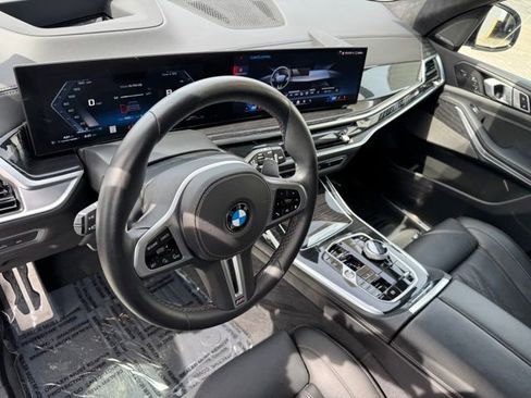 Certified 2025 BMW X7 M60i AWD/4WD image 18