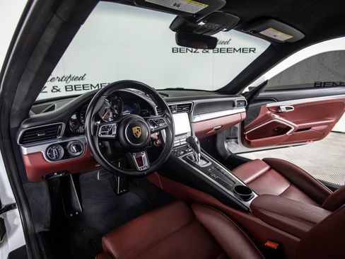 Used 2018 Porsche 911 Carrera 4S AWD/4WD image 21