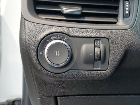 Used 2020 Buick Envision Essence AWD/4WD image 8