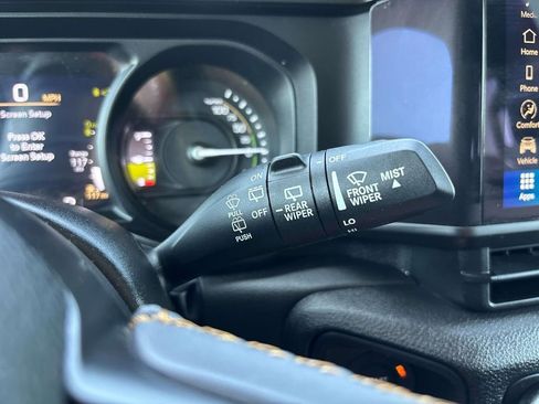 Used 2024 Jeep Wrangler Unlimited AWD/4WD image 25