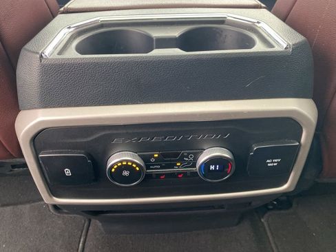 Used 2024 Ford Expedition Max Limited image 25