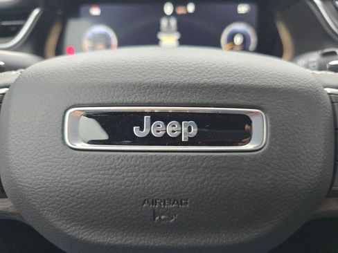 New 2025 Jeep Grand Cherokee Limited image 39