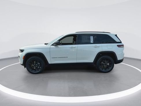 New 2026 Jeep Grand Cherokee Altitude image 5