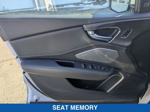 Used 2025 Acura RDX SH-AWD w/ Advance Package image 12