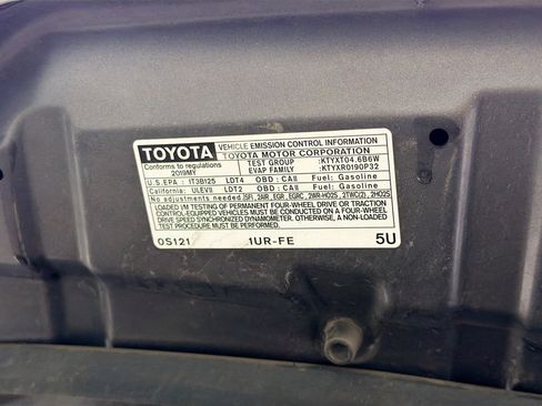 Used 2019 Toyota Tundra SR5 w/ SR5 Upgrade Package image 17