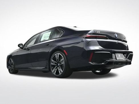 New 2026 BMW i7 xDrive60 w/ Executive Package AWD/4WD image 32