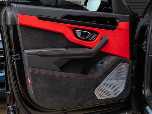 Used 2024 Lamborghini Urus S AWD/4WD image 19