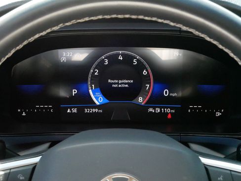 Used 2024 Volkswagen Taos SE image 21