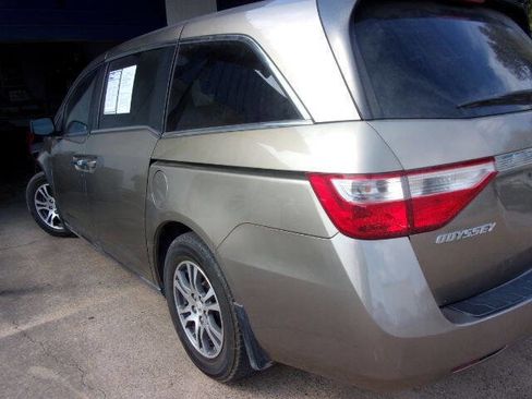 Used 2011 Honda Odyssey EX image 22