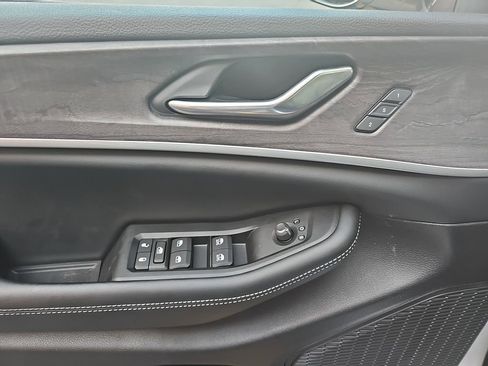 New 2025 Jeep Grand Cherokee L Limited image 28