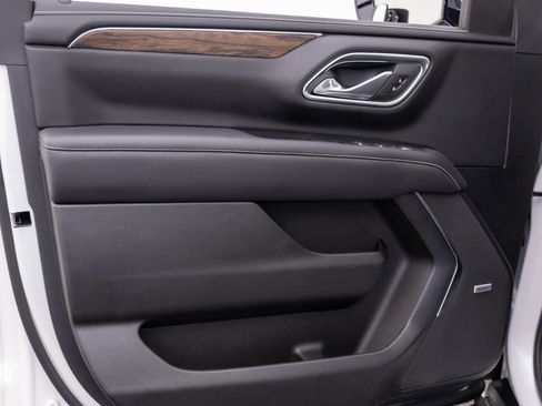 Used 2023 Chevrolet Tahoe Premier AWD/4WD image 13
