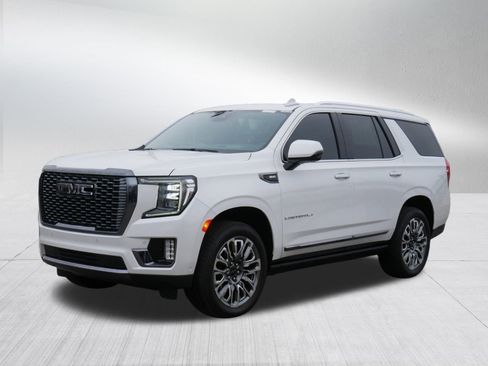 Used 2024 GMC Yukon Denali Ultimate w/ LPO, Floor Liner Package image 3