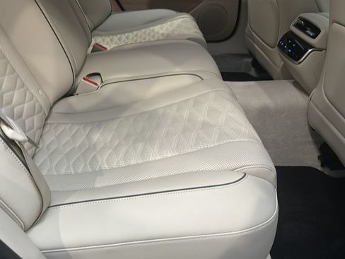 Certified 2025 Genesis G80 3.5T Sport Prestige AWD/4WD image 18